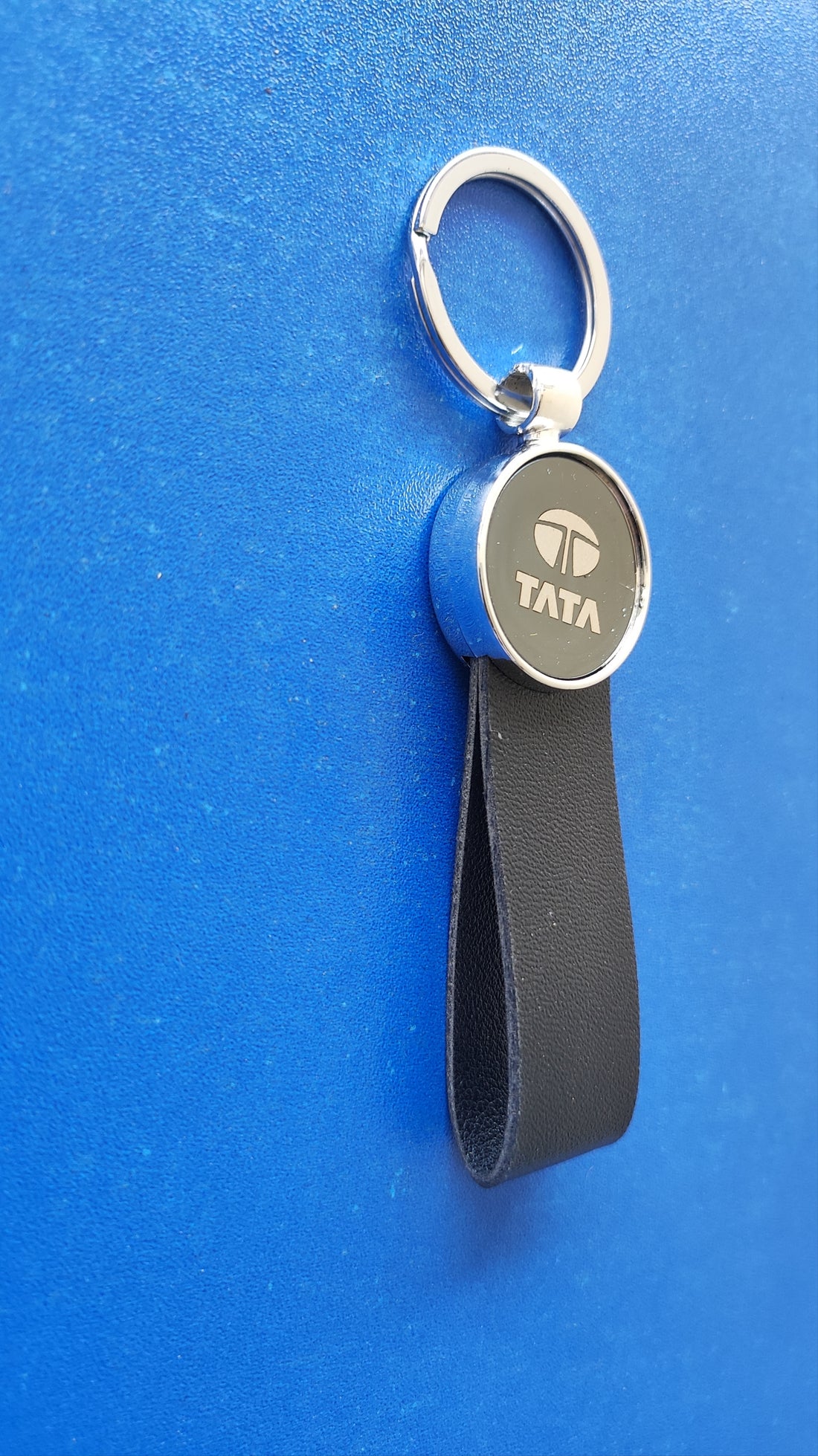 09 TATA Logo Keychain | TATA Logo Silver and Leather Keychain for Car and Bikes