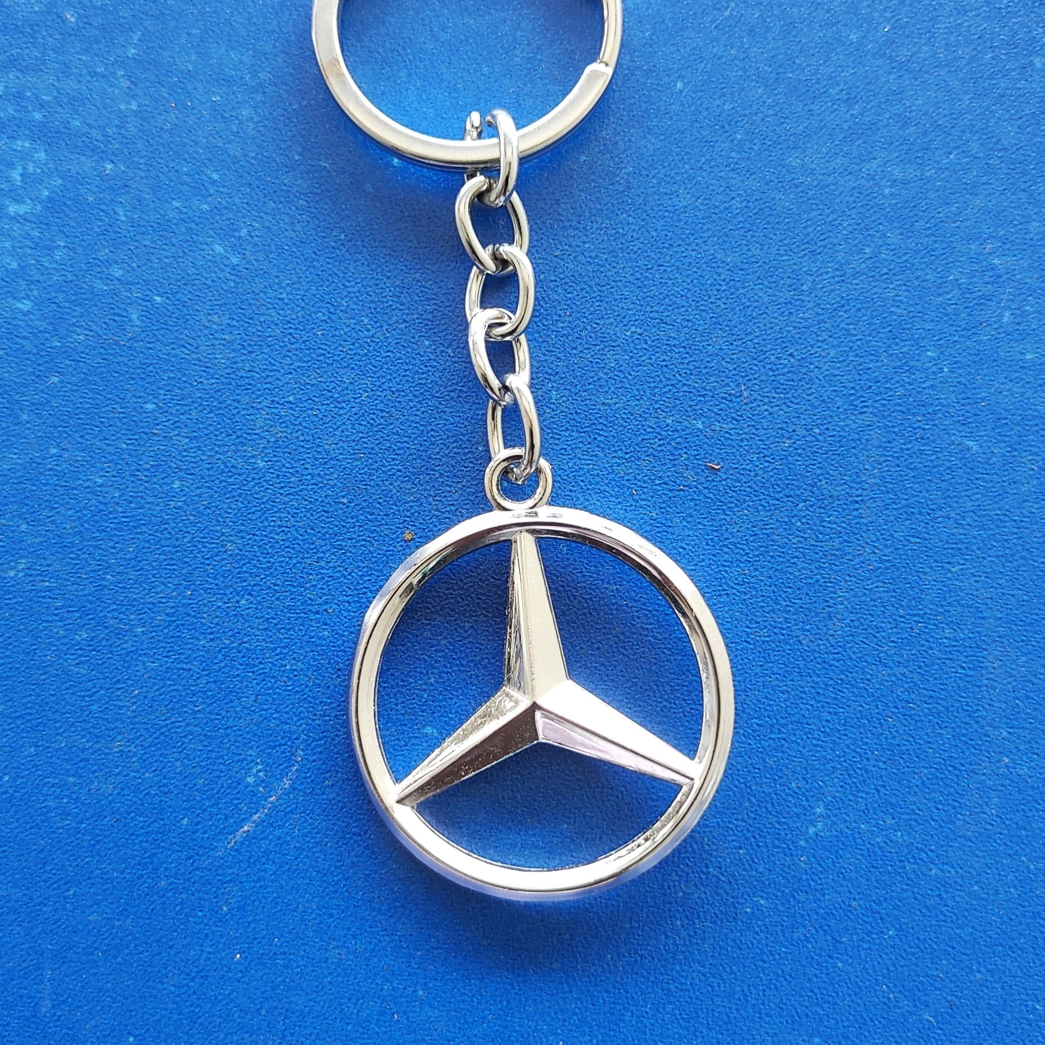 06 Mercedes Benz Logo Keychain |Mercedes Benz Logo Silver Keychain for Car and Bikes