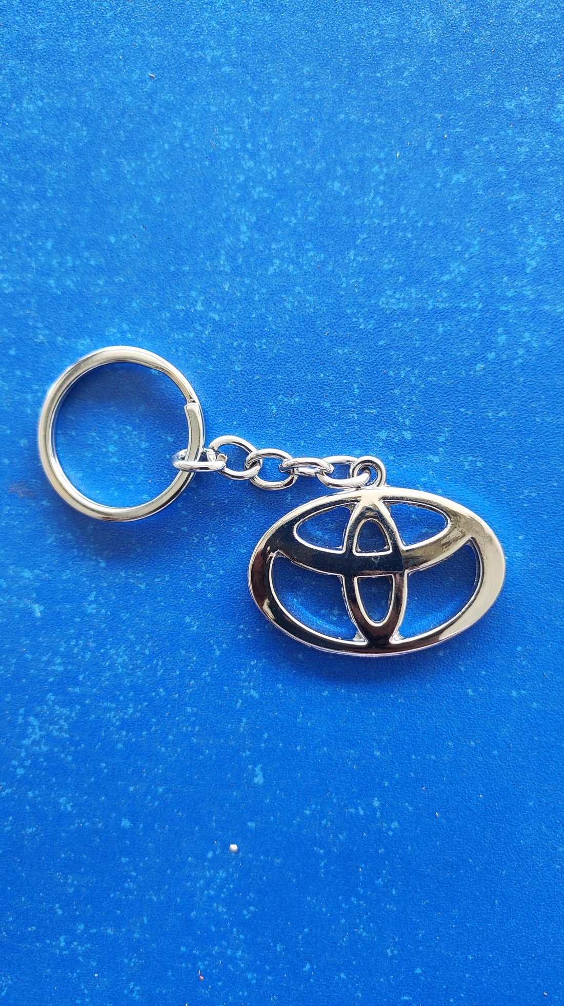 Toyota Logo Keychain 05 |Toyota Logo Silver Keychain for Car and Bikes