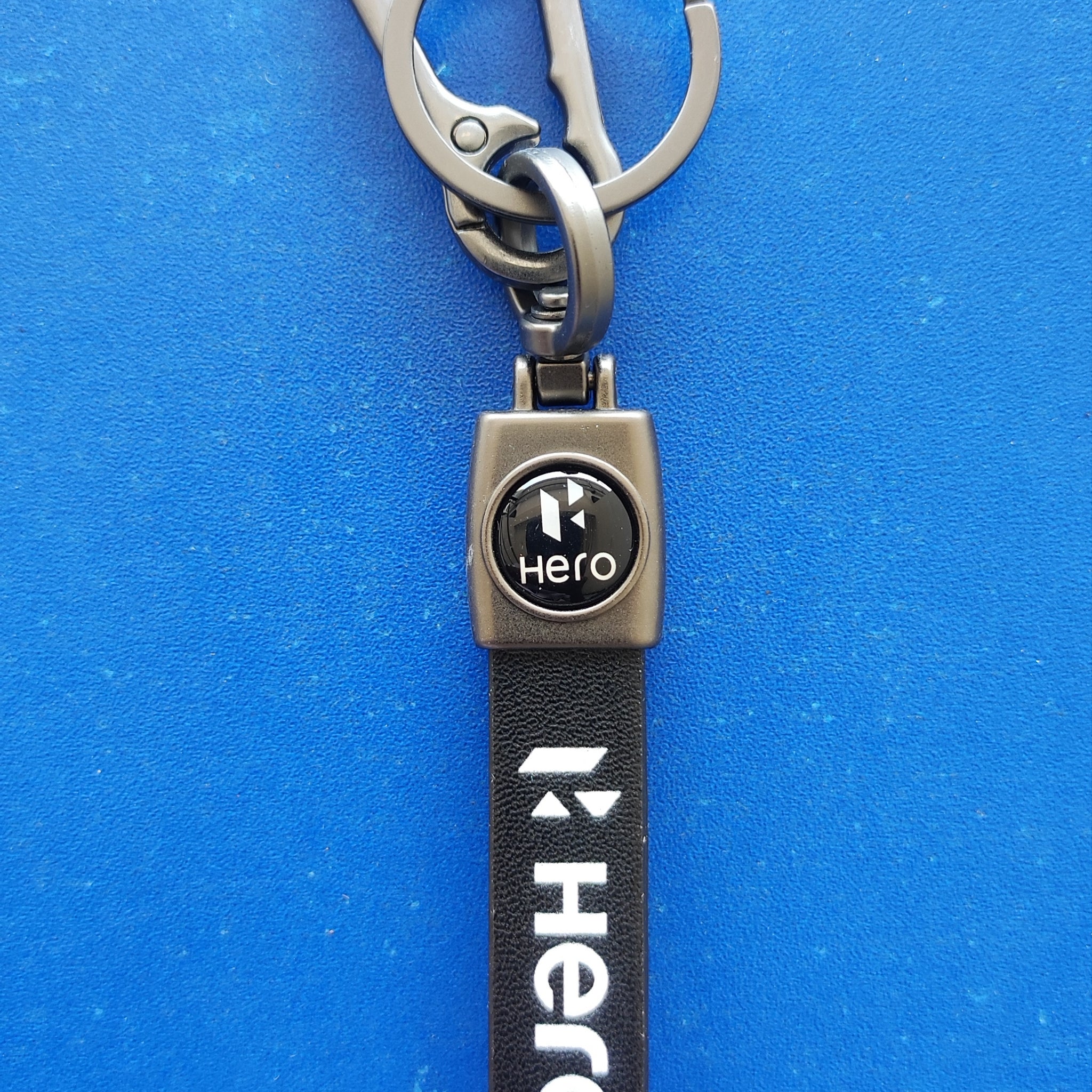 17 Hero Logo Keychain| Hero Logo Steel and Leather Keychain for Car and bikes