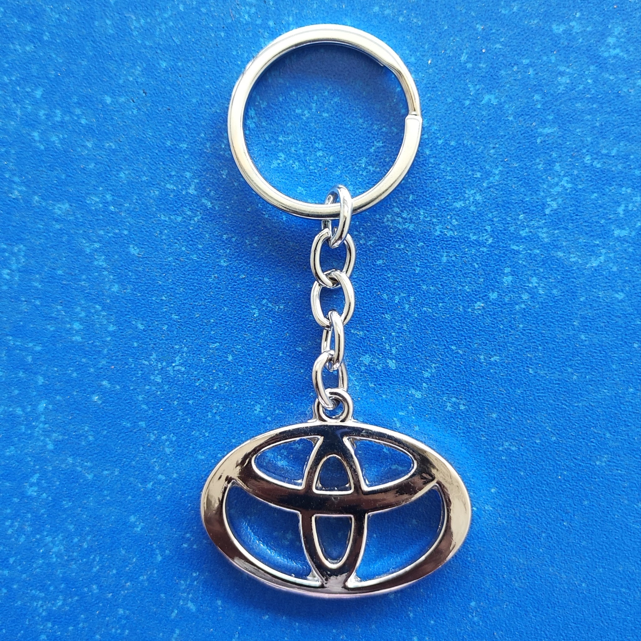 Toyota Logo Keychain 05 |Toyota Logo Silver Keychain for Car and Bikes