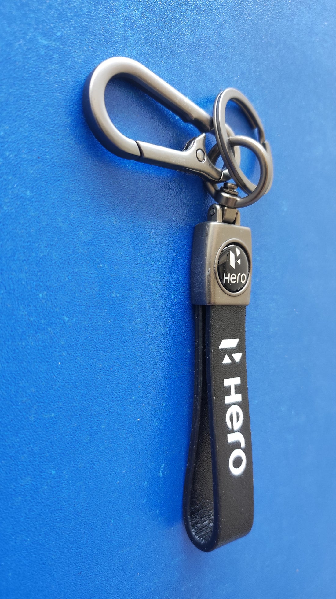 17 Hero Logo Keychain| Hero Logo Steel and Leather Keychain for Car and bikes