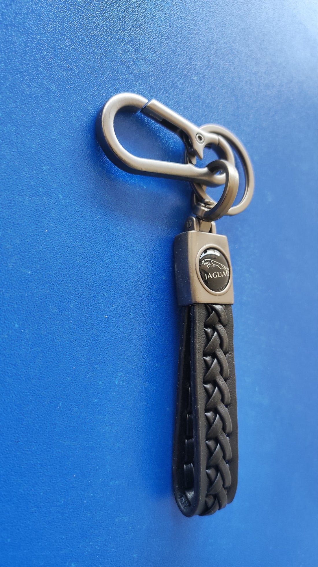 18 Jaguar Logo Keychain| Jaguar Logo Steel and Leather Keychain for Car and bikes