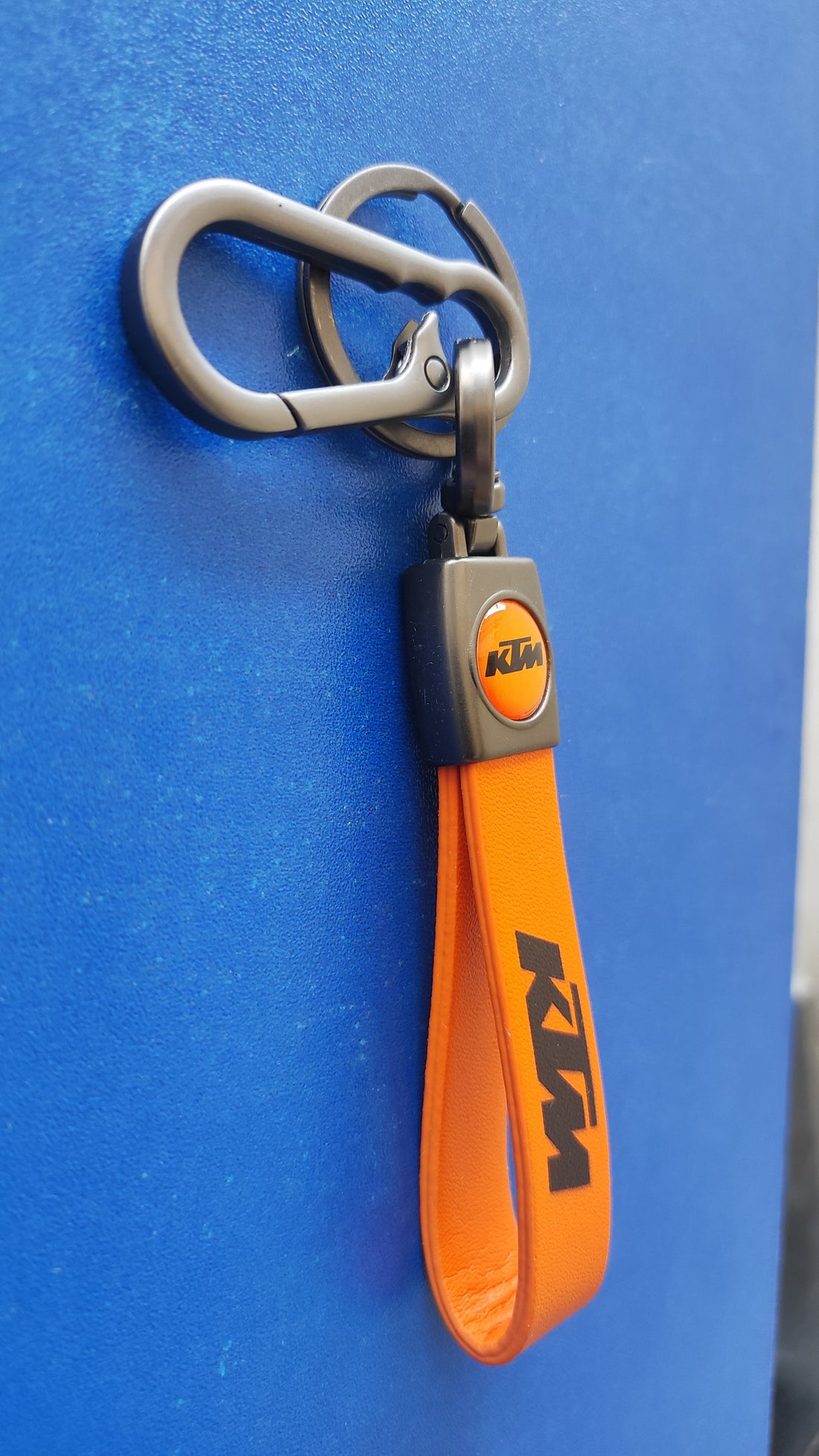 20 KTM Logo Keychain| KTM Logo Steel and Leather Keychain for Car and bikes