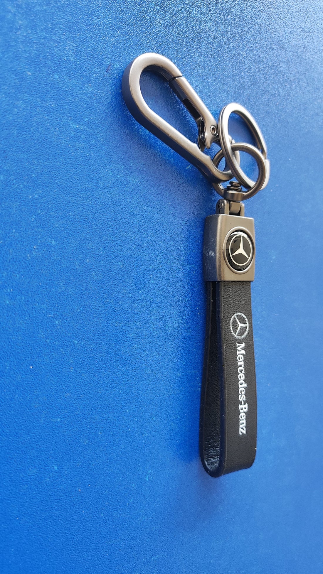 22 Mercedes-Benz Logo Keychain| Mercedes-Benz Logo Steel and Leather Keychain for Car and bikes