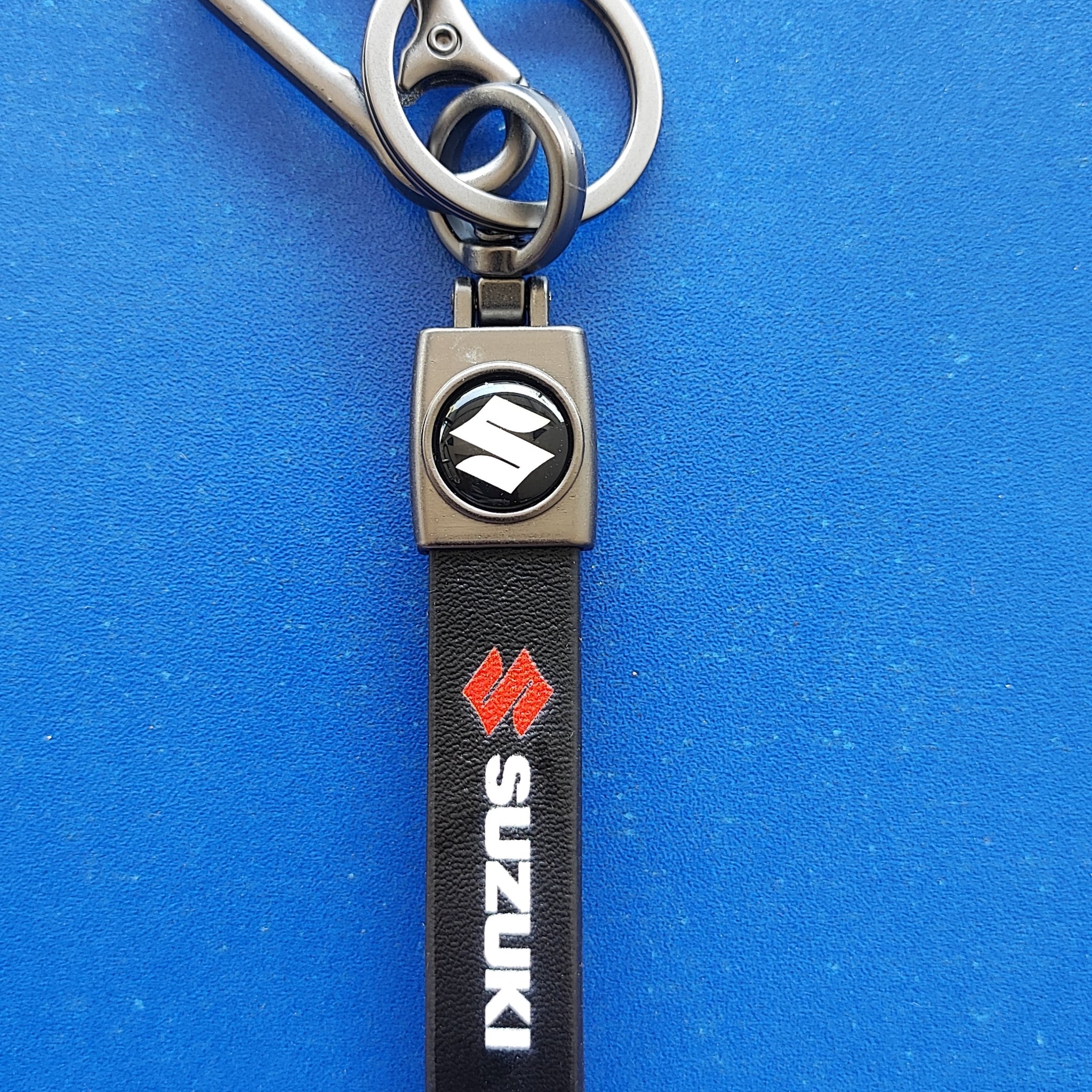 25 Suzuki Logo Keychain| Suzuki Logo Steel and Leather Keychain for Car and bikes