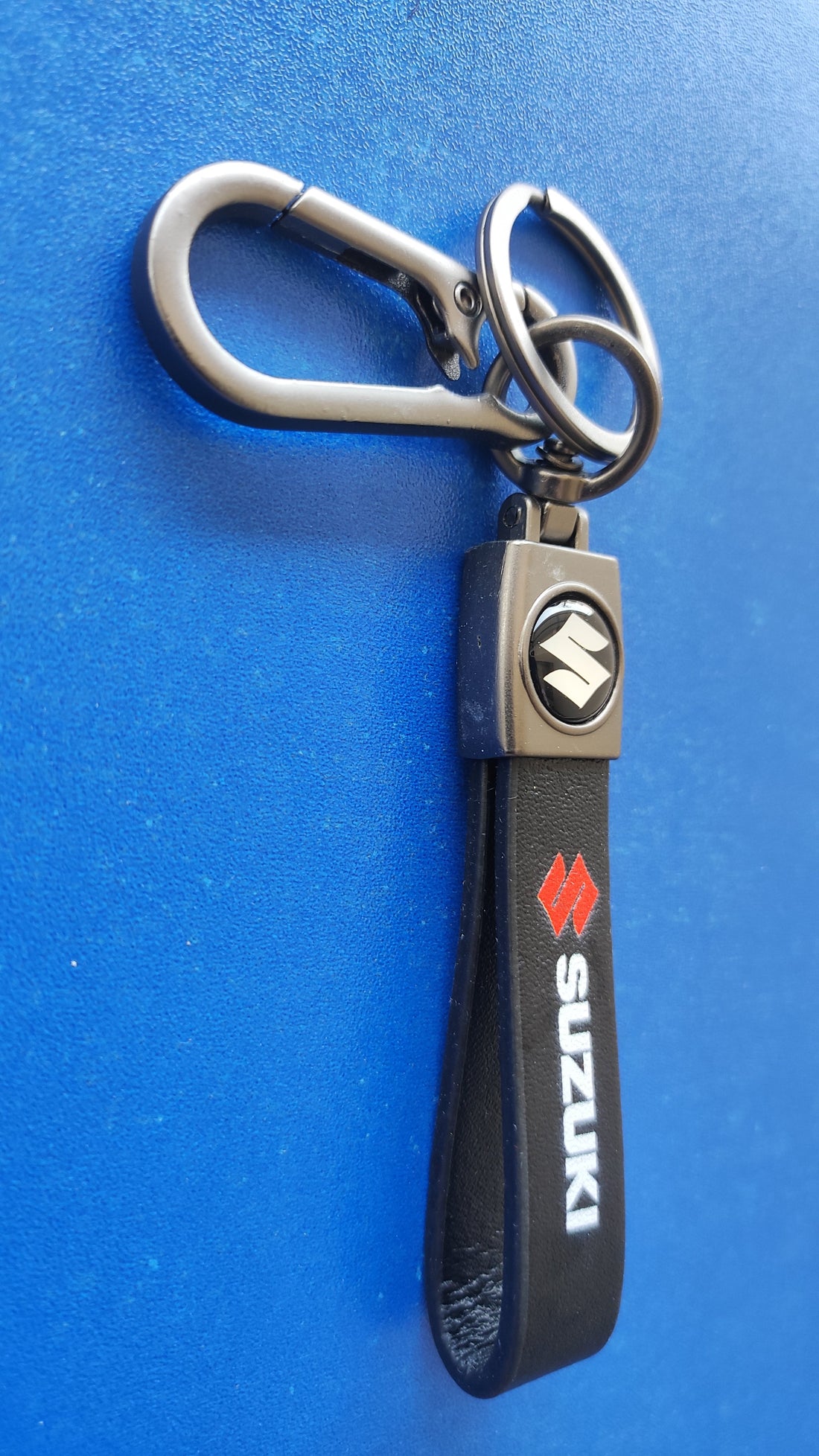 25 Suzuki Logo Keychain| Suzuki Logo Steel and Leather Keychain for Car and bikes
