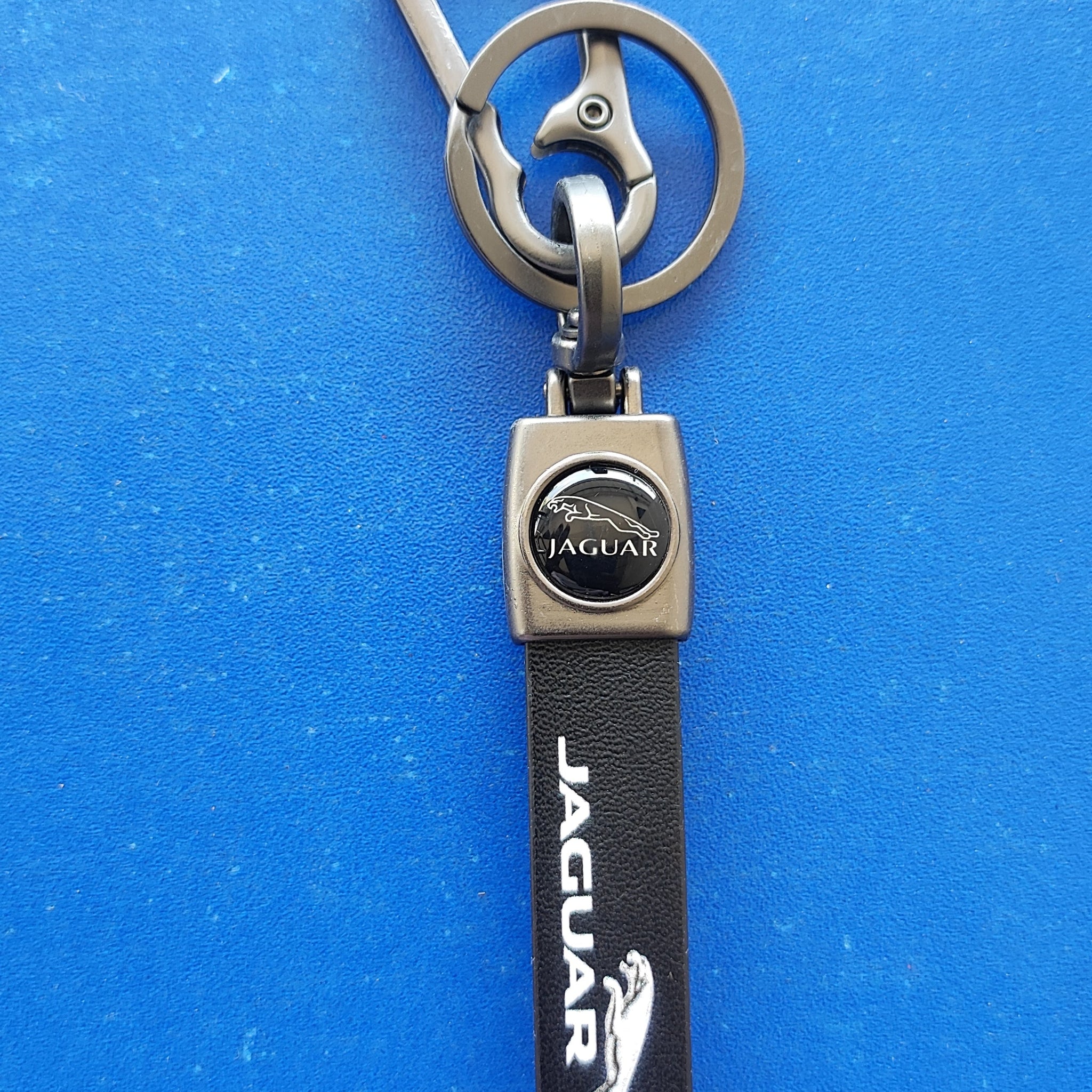 29 Jaguar Logo Keychain| Jaguar Logo Steel and Leather Keychain for Car and bikes