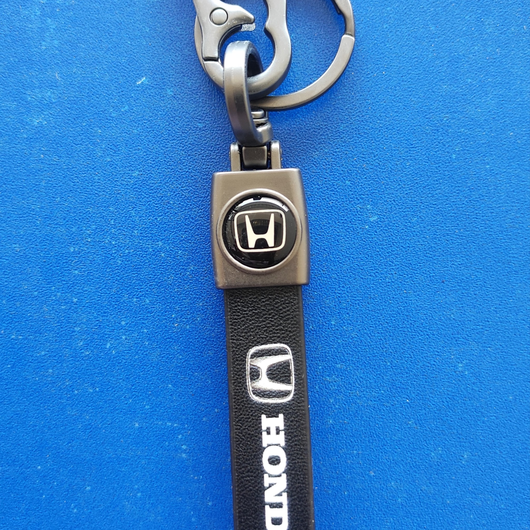 13 Honda Logo Keychain | Honda Logo Steel and Leather Keychain for Car and Bikes