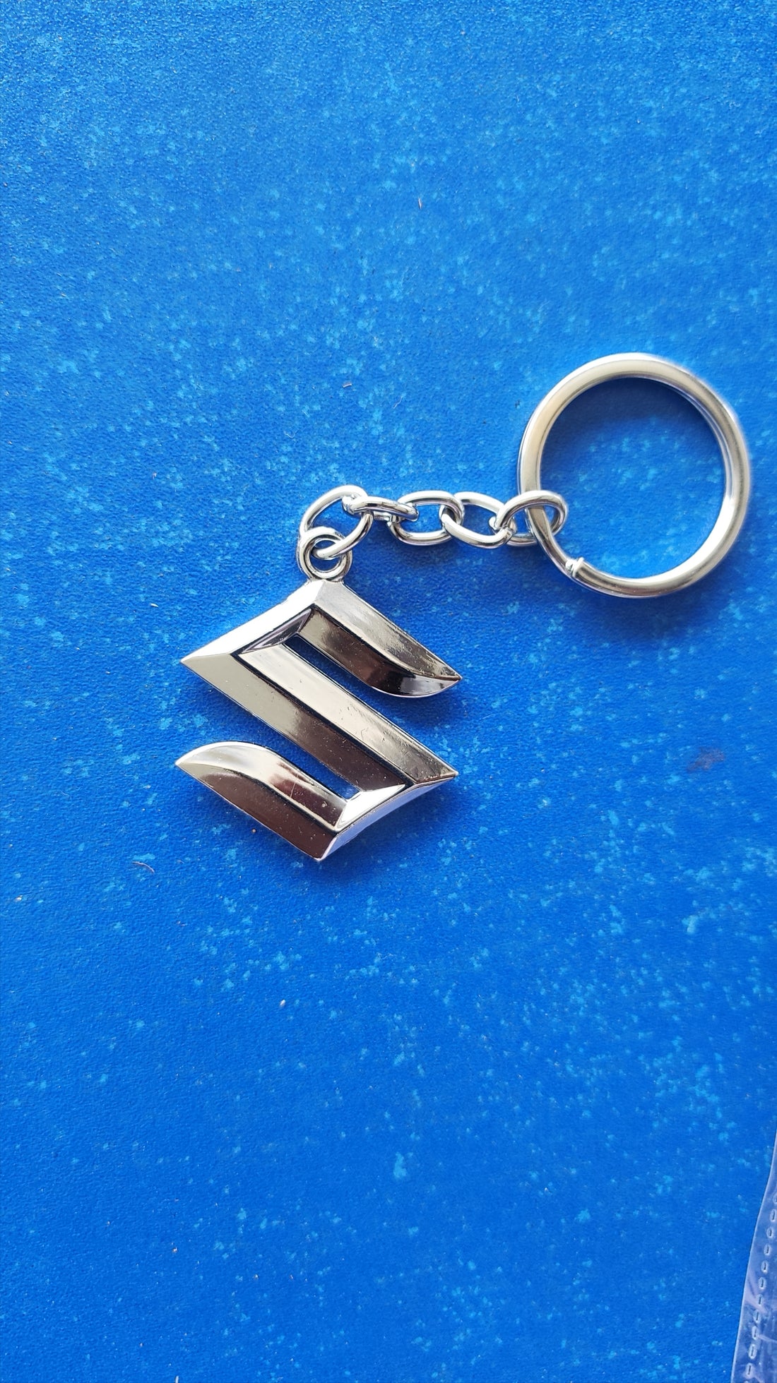 Suzuki Logo Keychain 02 |Suzuki Logo Silver Keychain for Car and Bikes