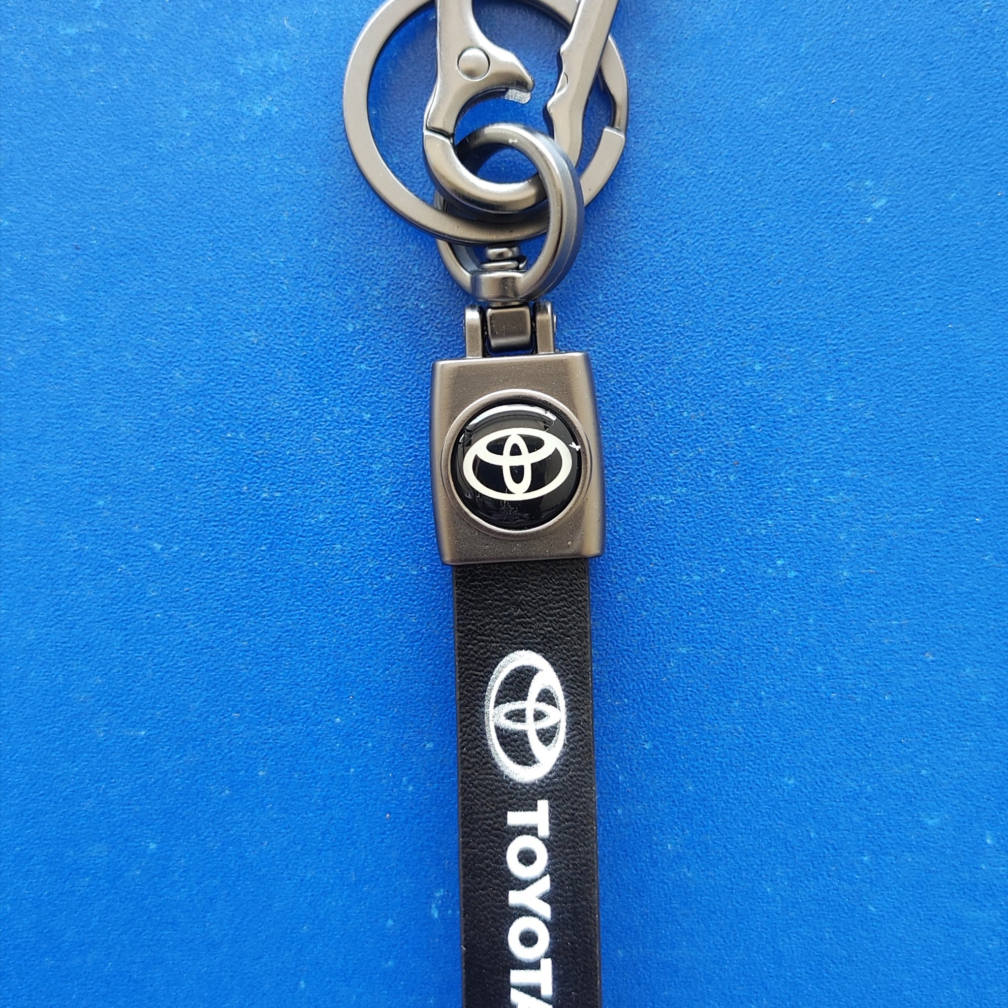 14 Toyota Logo Keychain | Toyota Logo Steel and Leather Keychain for Car and Bikes