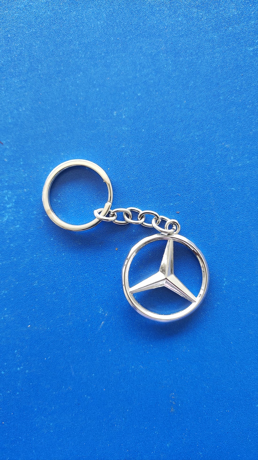 06 Mercedes Benz Logo Keychain |Mercedes Benz Logo Silver Keychain for Car and Bikes