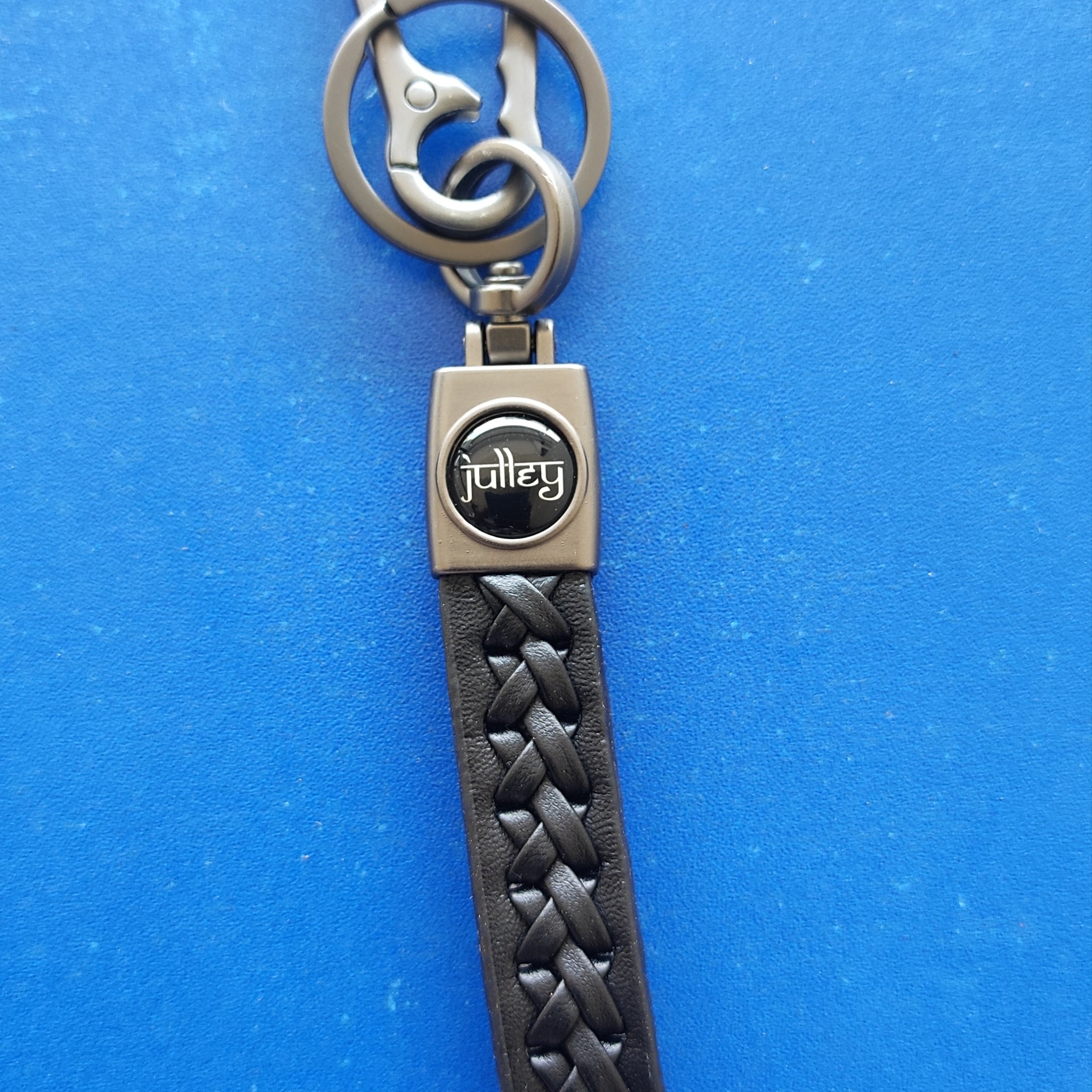 16Juiiey Logo Keychain| Juiiey Logo Steel and Leather Keychain for Car and bikes