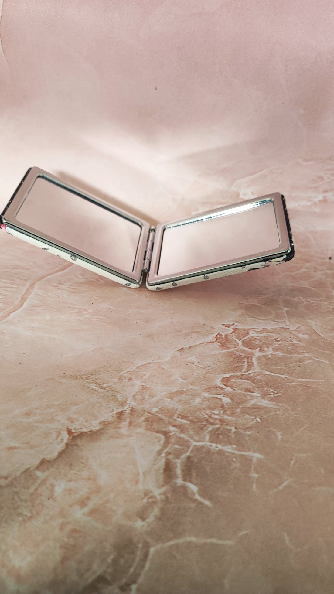 15 Makeup Mirror for Girls | Cosmetic Mirror for Women | Fancy Makeup Mirror for Ladies | Shop Now